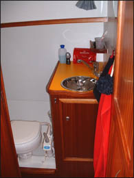 Simmerskip 950 AK Bathroom